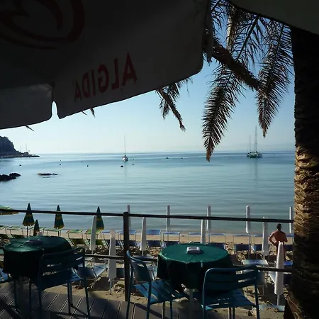 Cala Delle Arene * San Domino