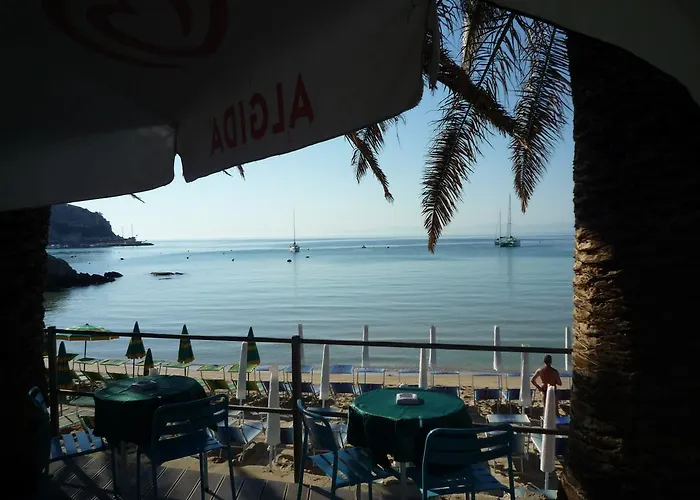 Cala Delle Arene * San Domino